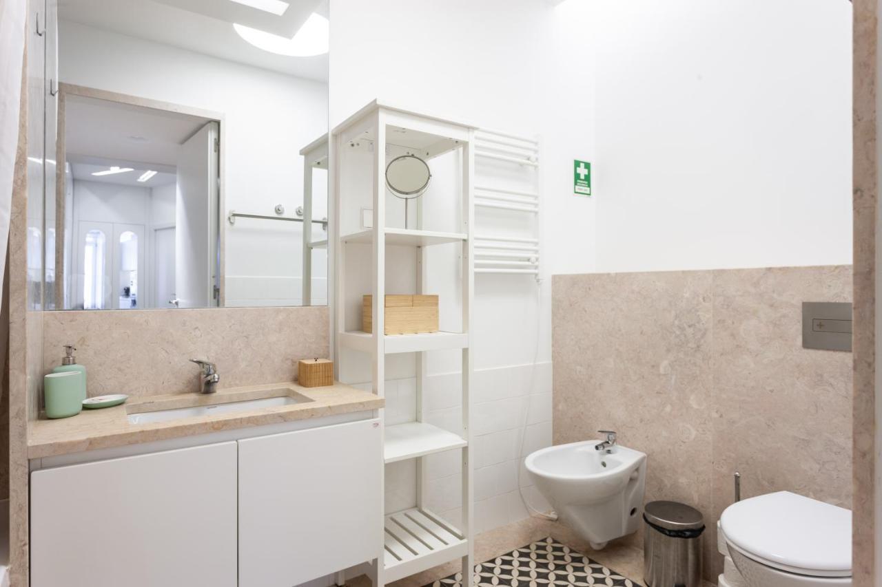 Appartamento FLH Chiado Amazing Flat Lisbona Esterno foto